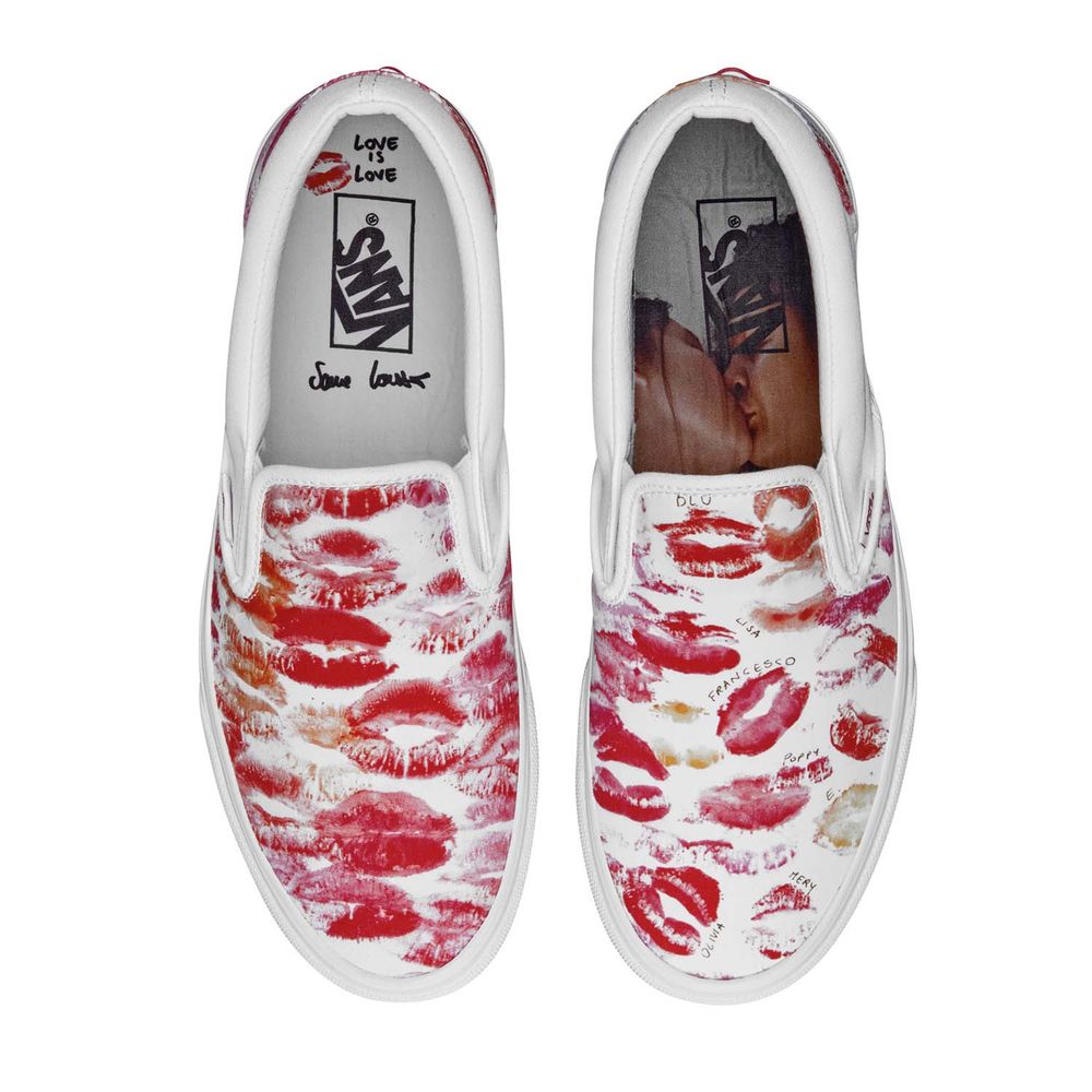 Tenis-Clasicos-Blancos-Slip-On-Otw-Gallery-Sara-Loruss-Vans