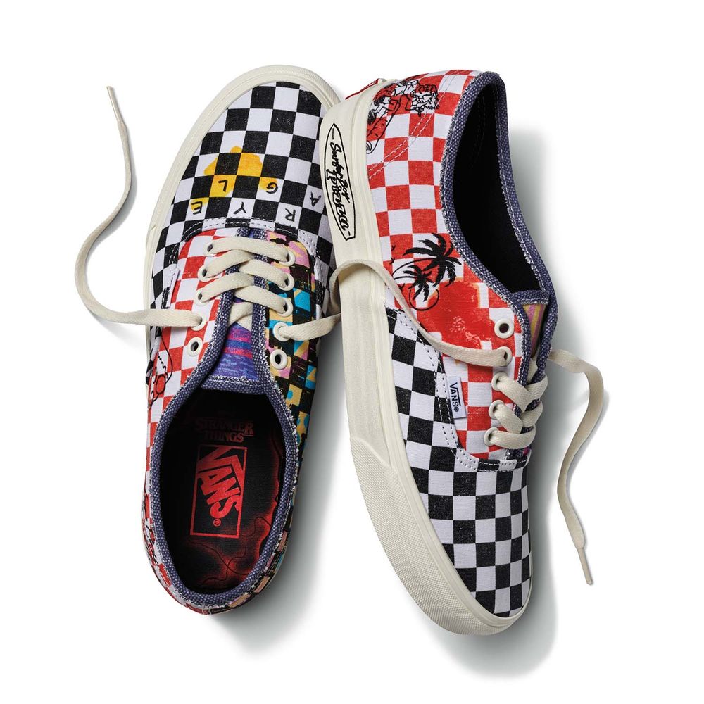 Tenis-Clasicos-Multicolor-Authentic-Stranger-Things-Mujer-Vans