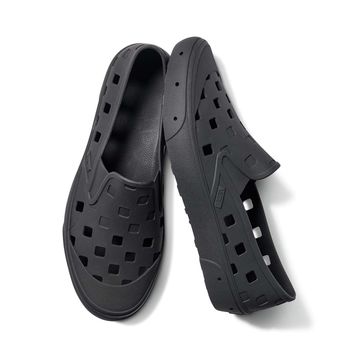Sandalias-Surf-Negras-Trek-Slip-On-Vans